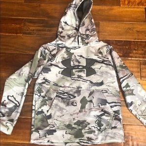 NWT Under Armour Loose Youth Camo Hoodie